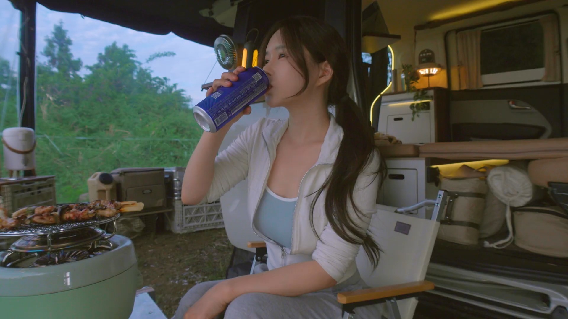 国台办：正告民进党当局 闹剧不断上演只会自取其辱